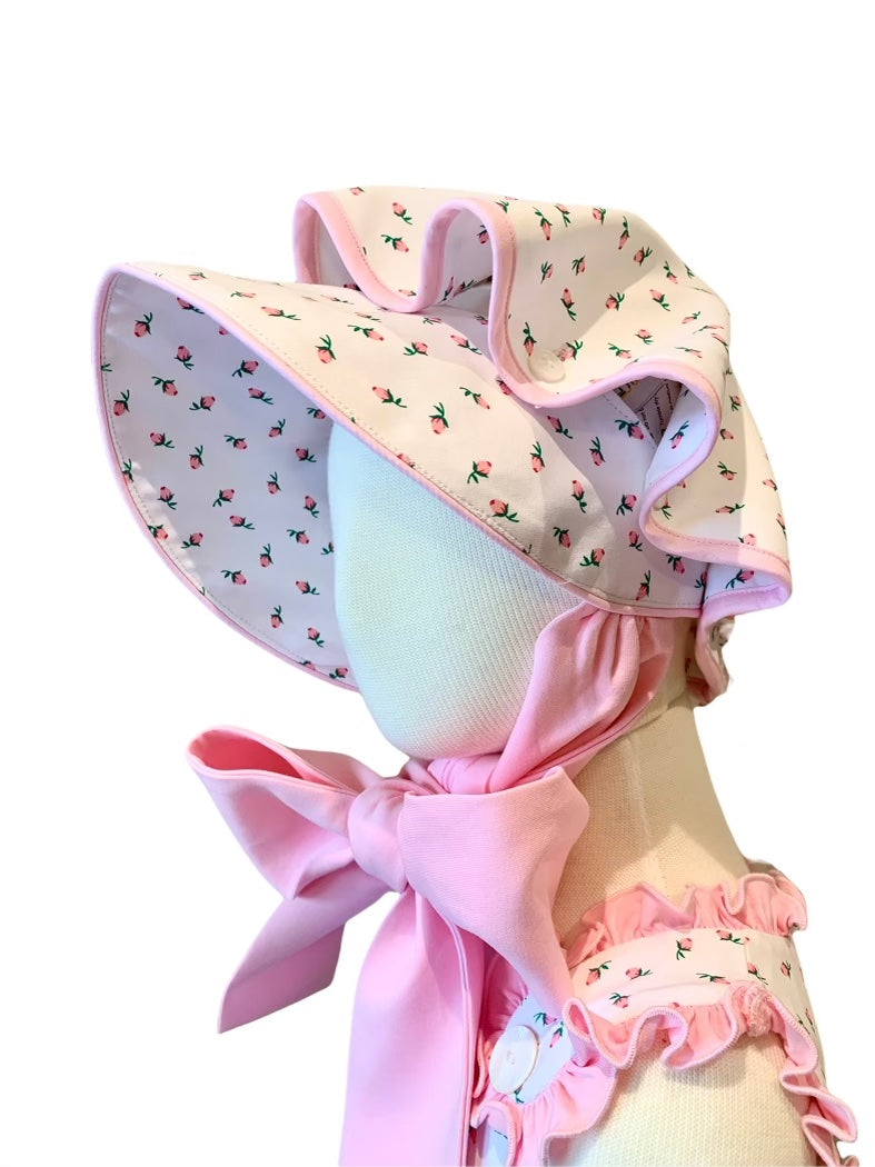 Classic Rosebuds Bonnet