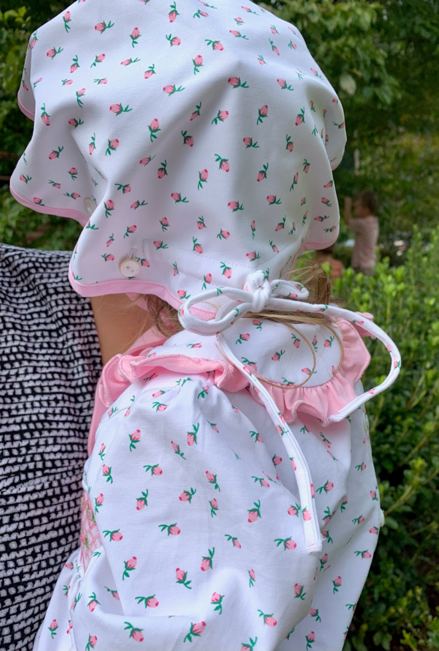 Classic Rosebuds Bonnet