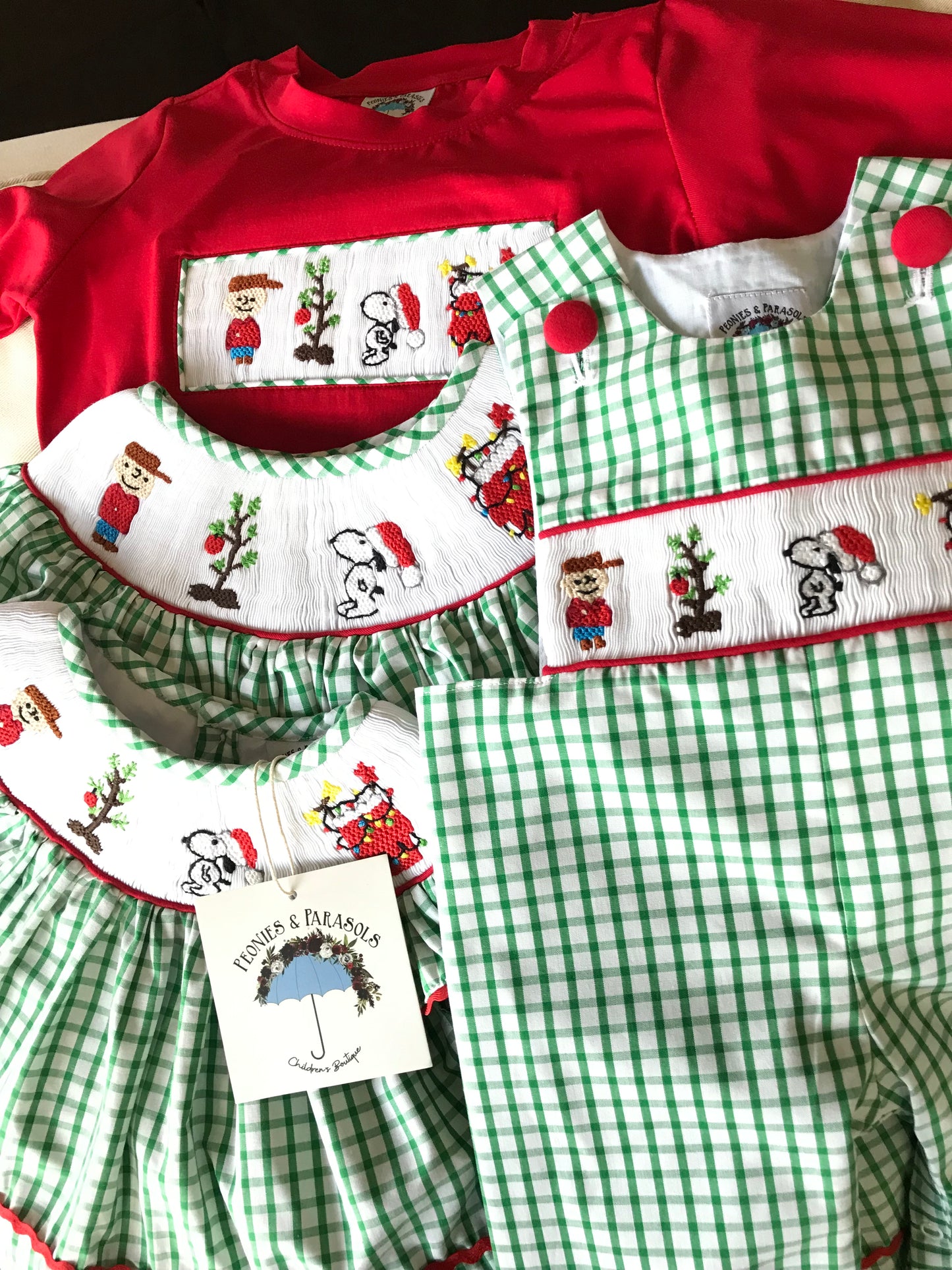 Good grief! This is the cutest Christmas pants set!